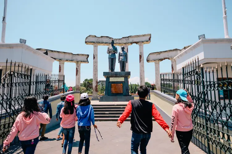 Mengungkap Pesona Surabaya dan Madura: Surga Kuliner, Budaya, dan Wisata yang Wajib Dikunjungi!